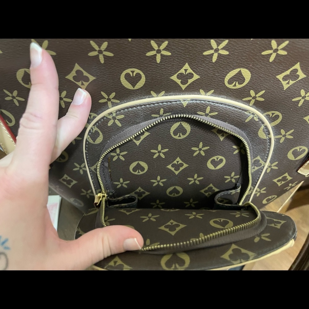 Purse - Picture 2 of 5